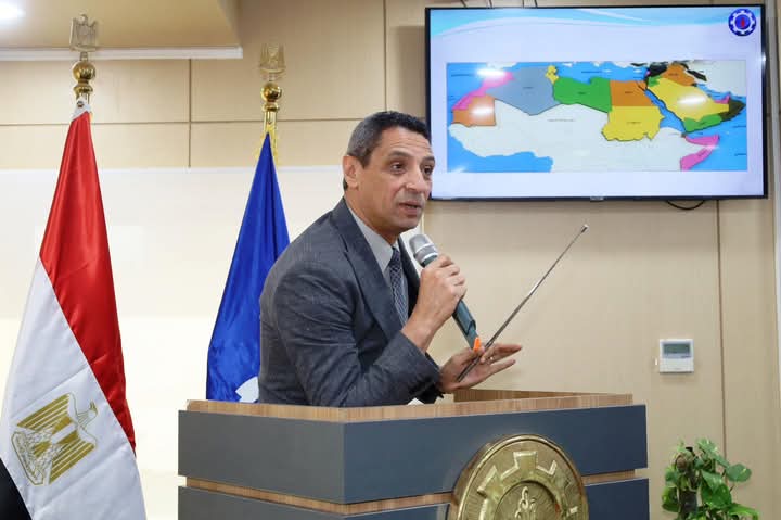 محافظ السويس خلال اللقاء الأسبوعي : متابعة أعمال التطويرلبعض الشوارع ودفع عجلة العمل بقانون التقنين ومراقبة الأسواق لضبط الأسعاروالإستفادة من مبادرة الأمان والتوفير