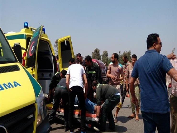اصابة ٨ اشخاص فى حادث انقلاب سيارة بمدخل العاشر من رمضان 