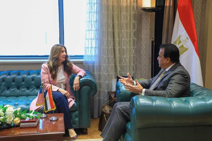 وزير الصحة يستقبل السفيرة الأمريكية بالقاهرة لبحث التعاون في القطاع الصحي …