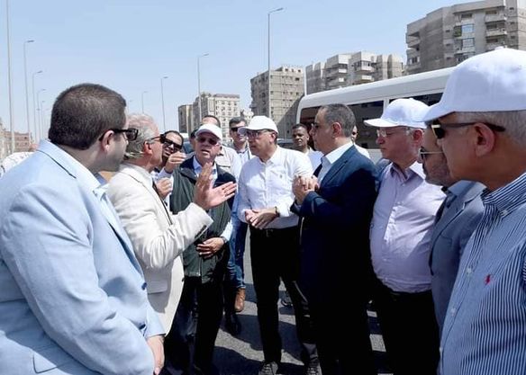 رئيس الوزراء يتابع تطوير المنطقة المحيطة بالمتحف المصري الكبير عقب جولته بالمتحف المصري الكبير، تابع الدكتور مصطفى مدبولي، رئيس مجلس الوزراء، ومرافقوه، أعمال التطوير الجارية في المناطق المحيطة بالمتحف.