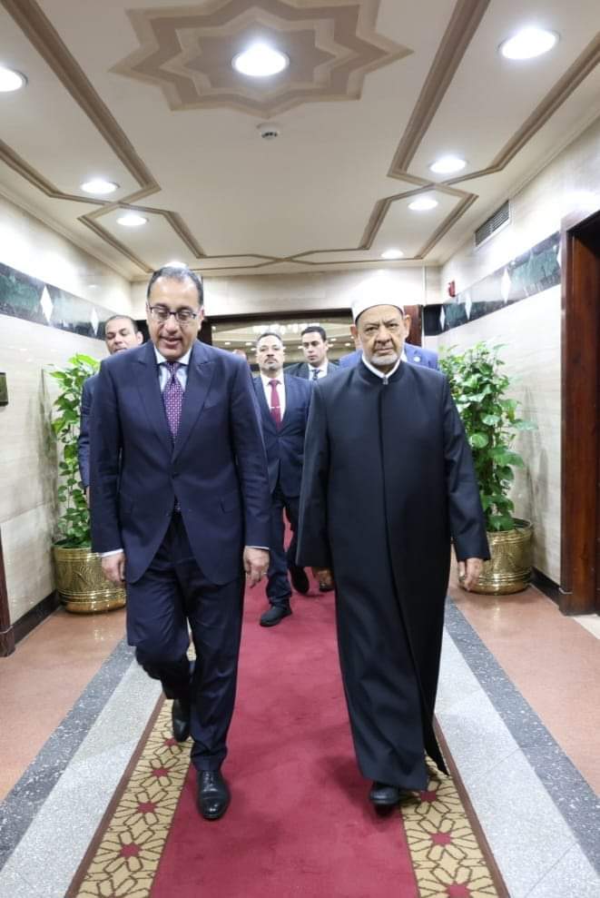 فضيلة الإمام الأكبر يستقبل رئيس الوزراء لمتابعة الموقف التنفيذي لمشروع مدينة البعوث الإسلامية بالقاهرة الجديدة