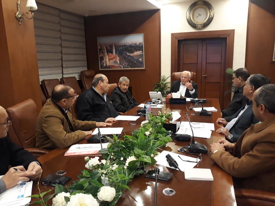 محافظ بورسعيد يعقد اجتماعا مع لجنة إعادة تسمية الشوارع