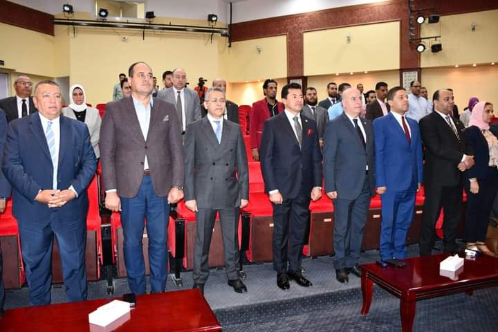 أشرف صبحي يشهد توقيع عقود ٧ فروع لبنك مصر بمراكز الشباب