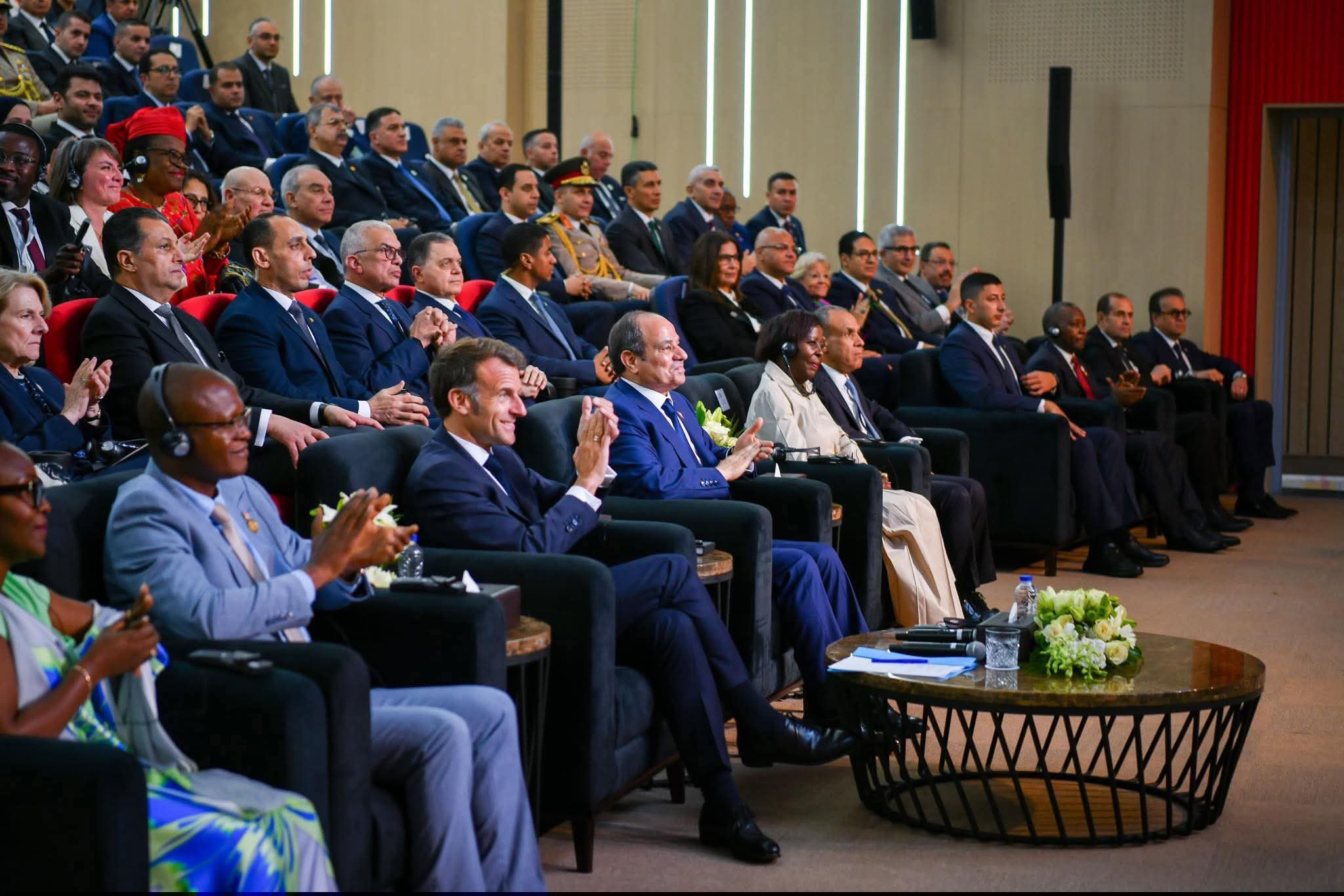 شهد السيد الرئيس عبد الفتاح السيسي، بعد ظهر اليوم، اِفتتاح المقر الجديد لجامعة سنجور، بمدينة برج العرب الجديدة، وذلك بحضور الرئيس